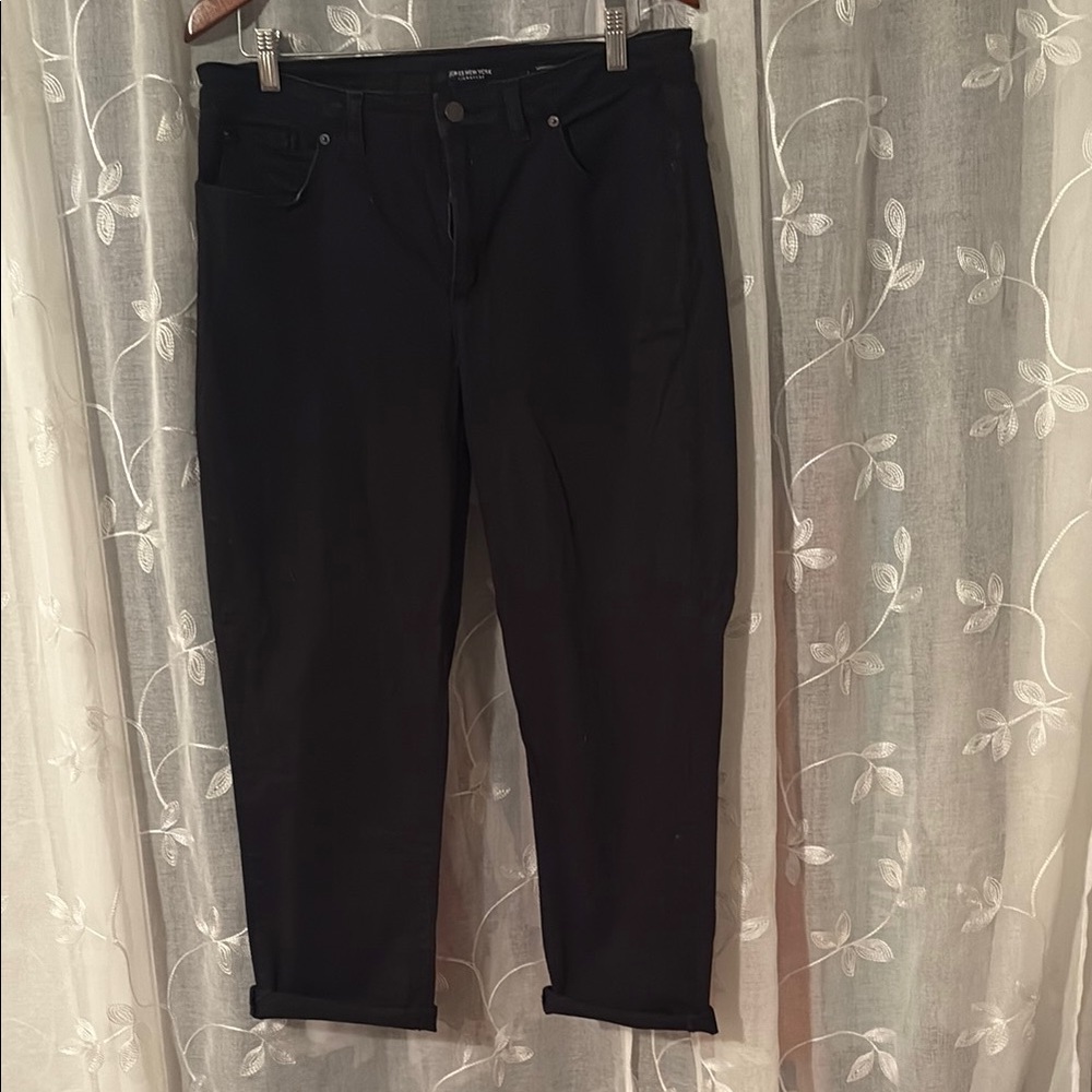 Jones New York Black Ankle Cropped Jeans